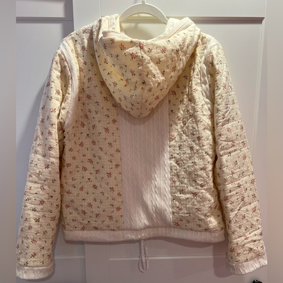 NWOT POL Cream Floral Puffer Jacket - Picture 2 of 3
